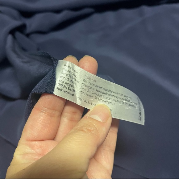 Eileen Fisher Silk Asymmetrical Tunic Sleeveless Size Medium Navy Blue - Picture 7 of 9